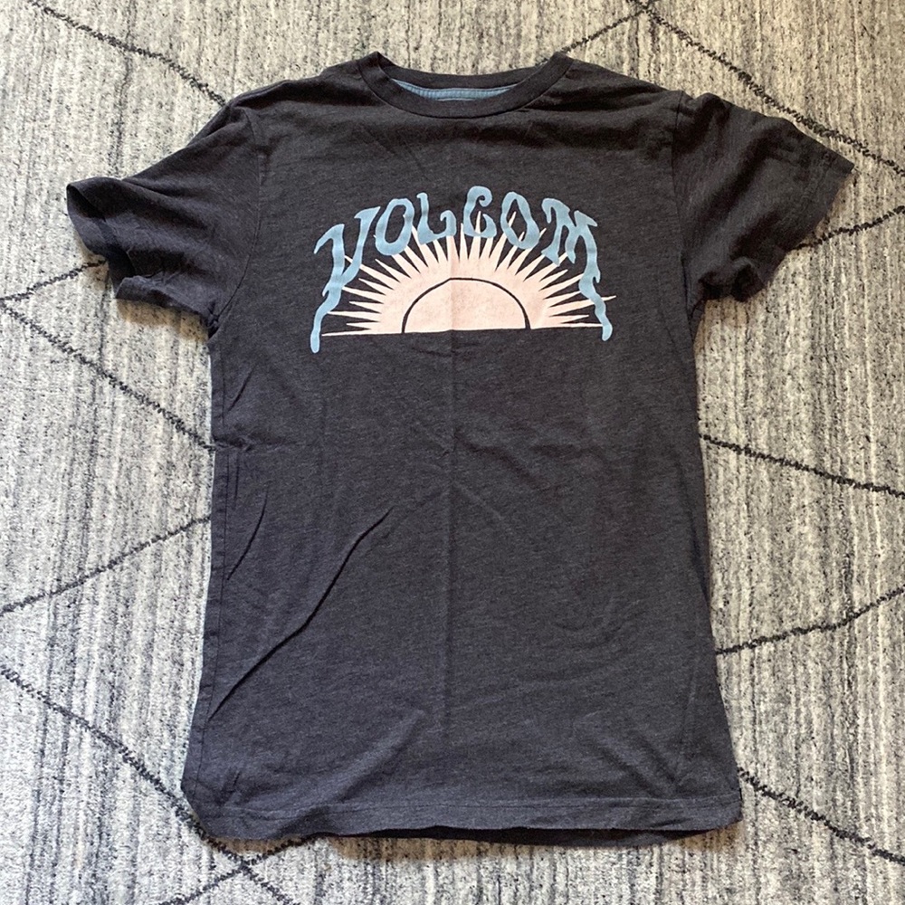 Volcom T-Shirt. Youth Large
